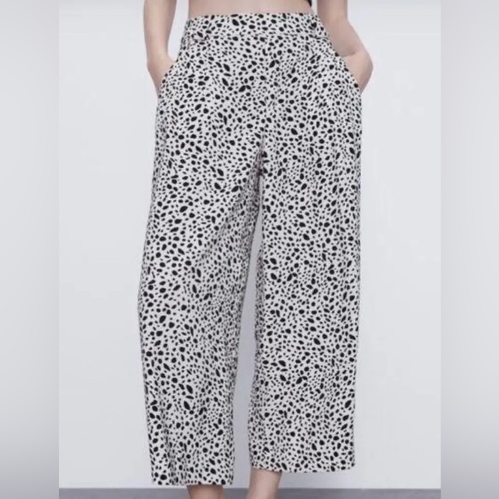 Zara Dalmatian High Waist Pleated Wide Leg Cropped Culottes (XS)